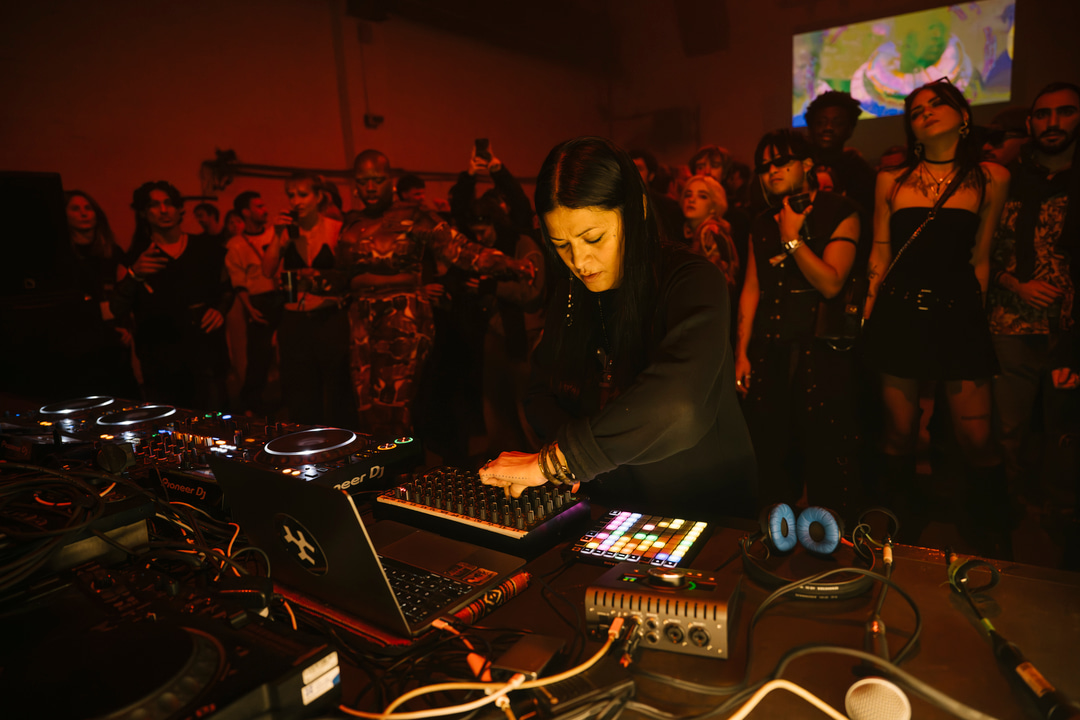 Photo of set Azu Tiwaline.