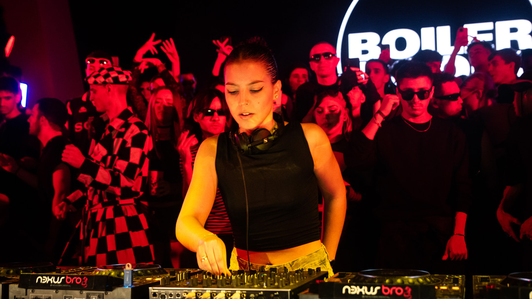 Photo of set Uma Scheffer.