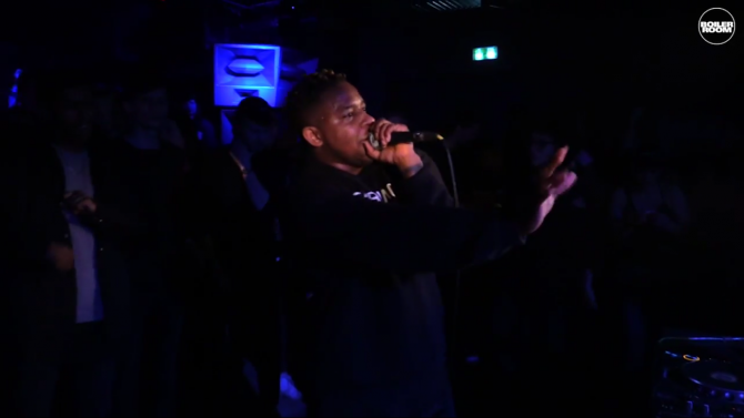 Photo of set Black Cracker.