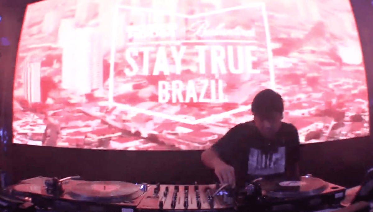 Photo of set DJ Tahira.