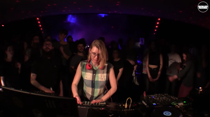 Photo of set Daniela La Luz.