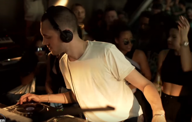 Photo of set Marlon Hoffstadt.