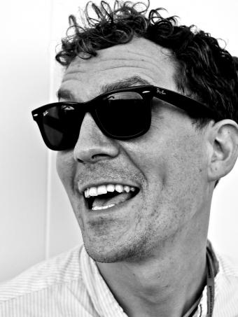 Photo of set Artwork.