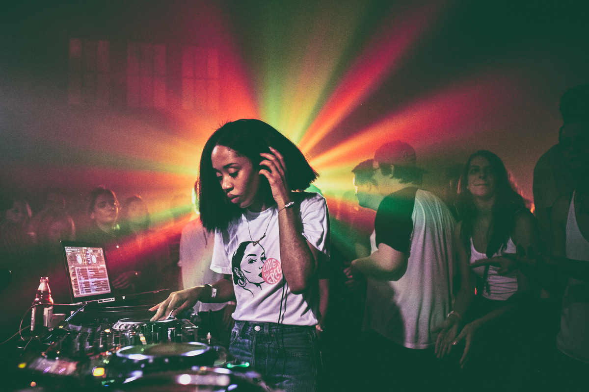 Photo of set Kitty Cash.