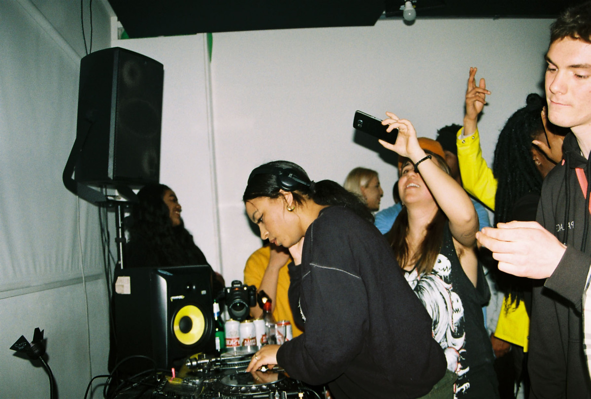 Photo of set Jossy Mitsu.