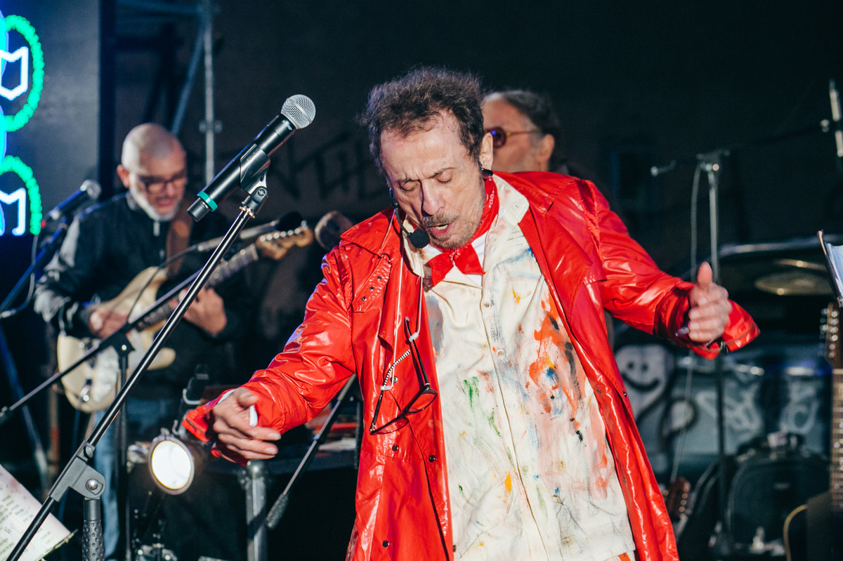 Photo of set Tom Ze.