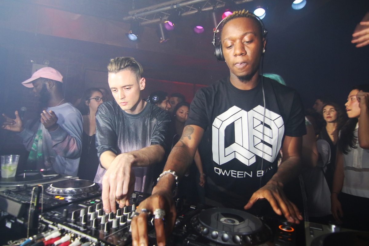 Photo of set MikeQ b2b L-Vis 1990.