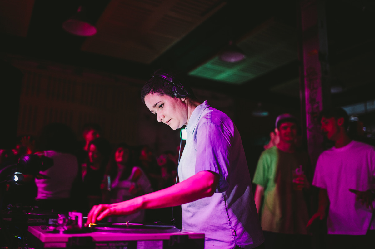 Photo of set Annabel Fraser.