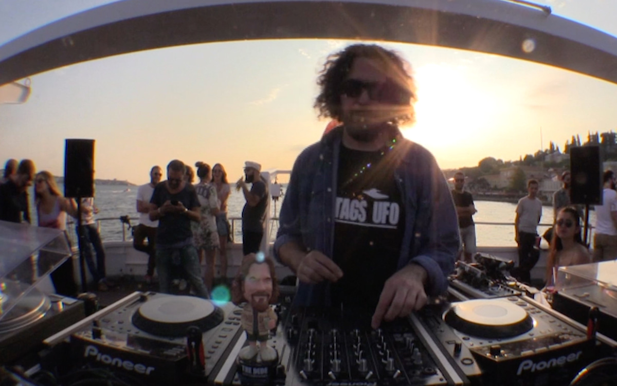 Photo of set Jonny Rock.