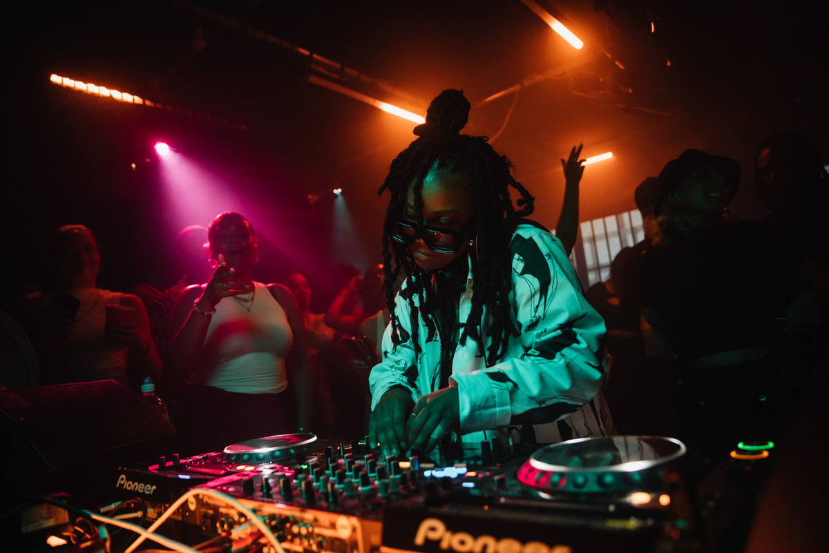 Photo of set Jordss.