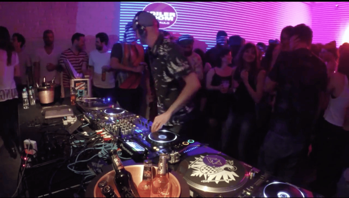 Photo of set Laurent F..