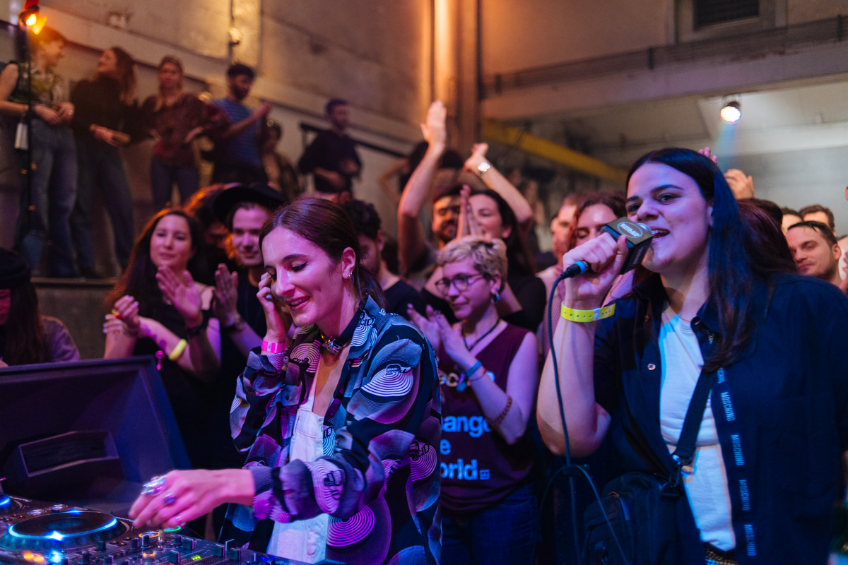 Photo of set Anetha.