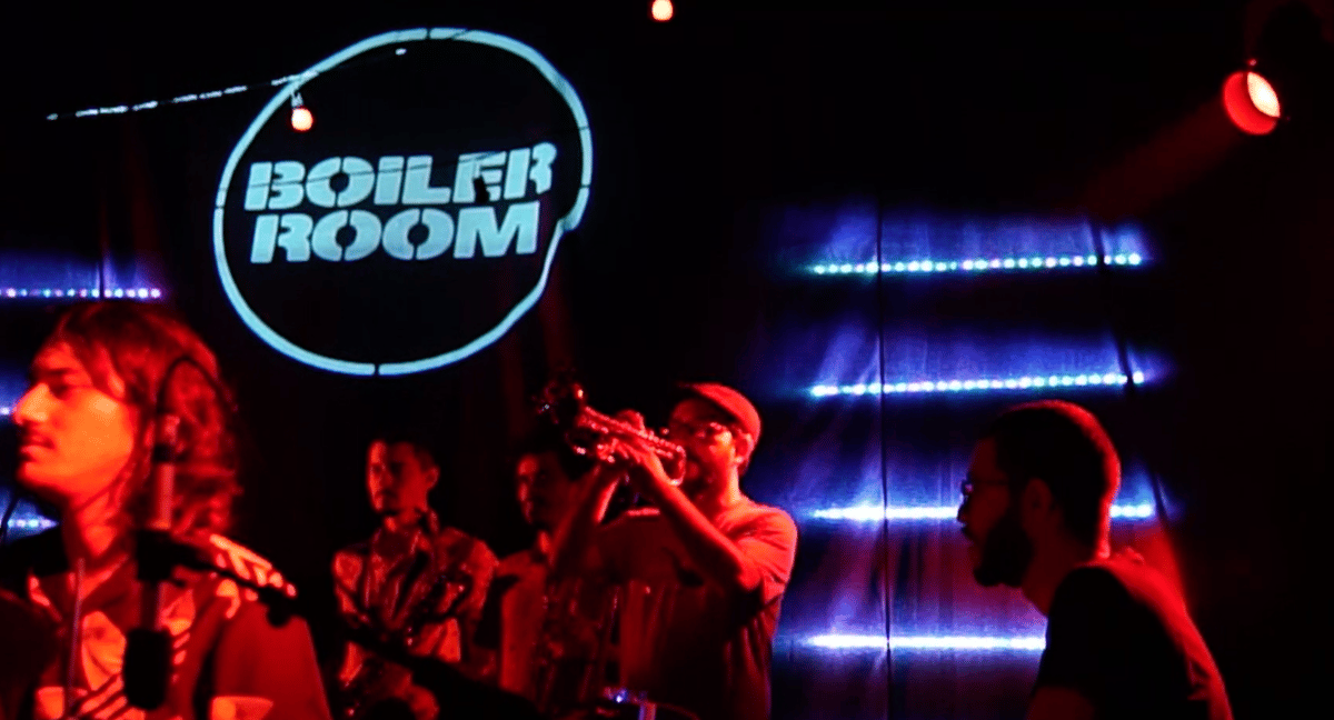 Photo of set Nomande Orquestra.