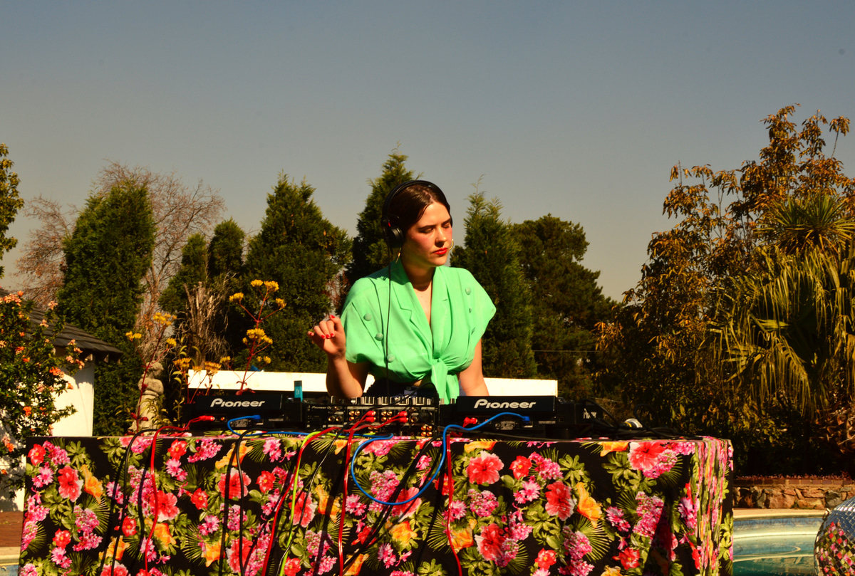 Photo of set Rosie Parade.