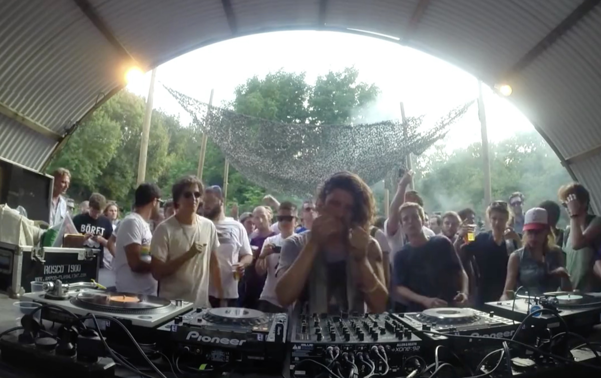 Photo of set San Proper.