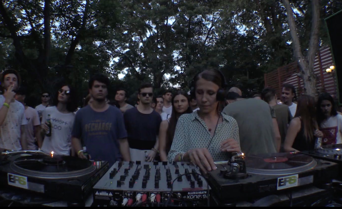 Photo of set Miss I.