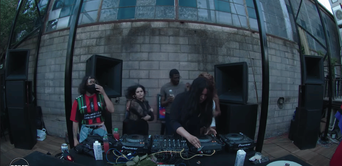 Photo of set BEARCAT.