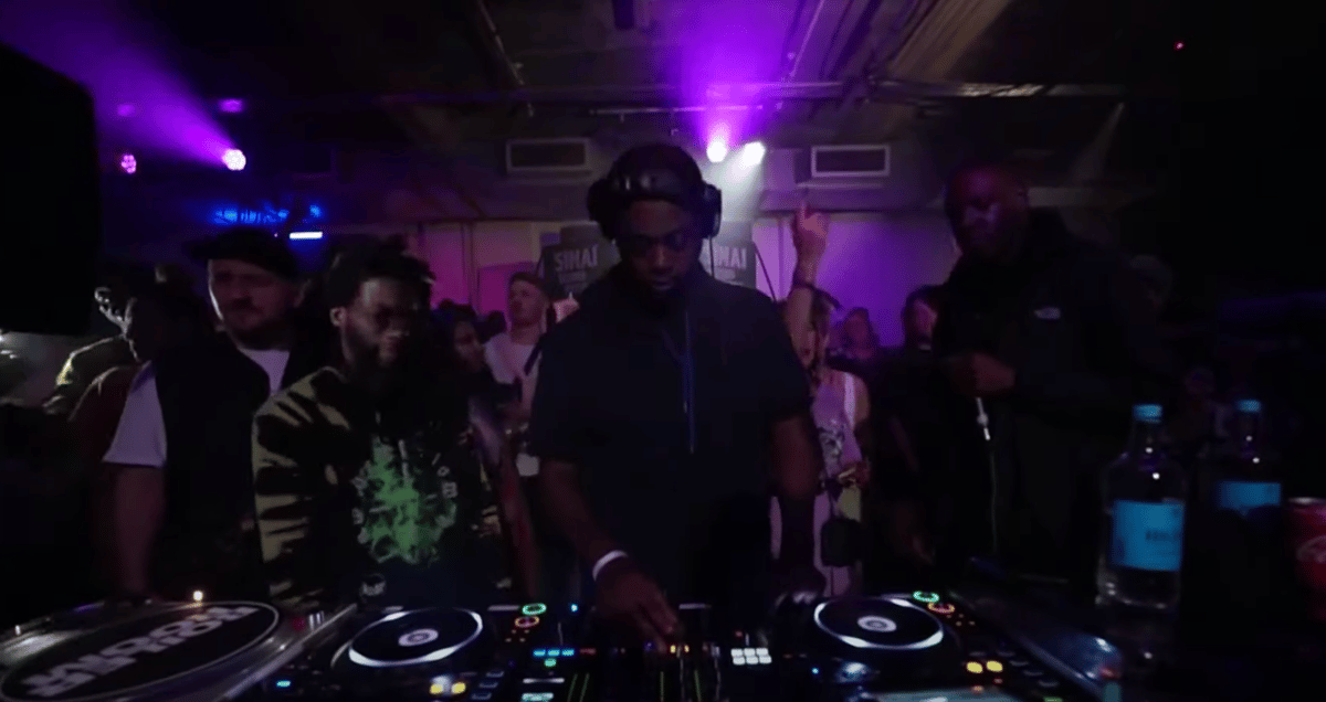 Photo of set Sir Spyro.