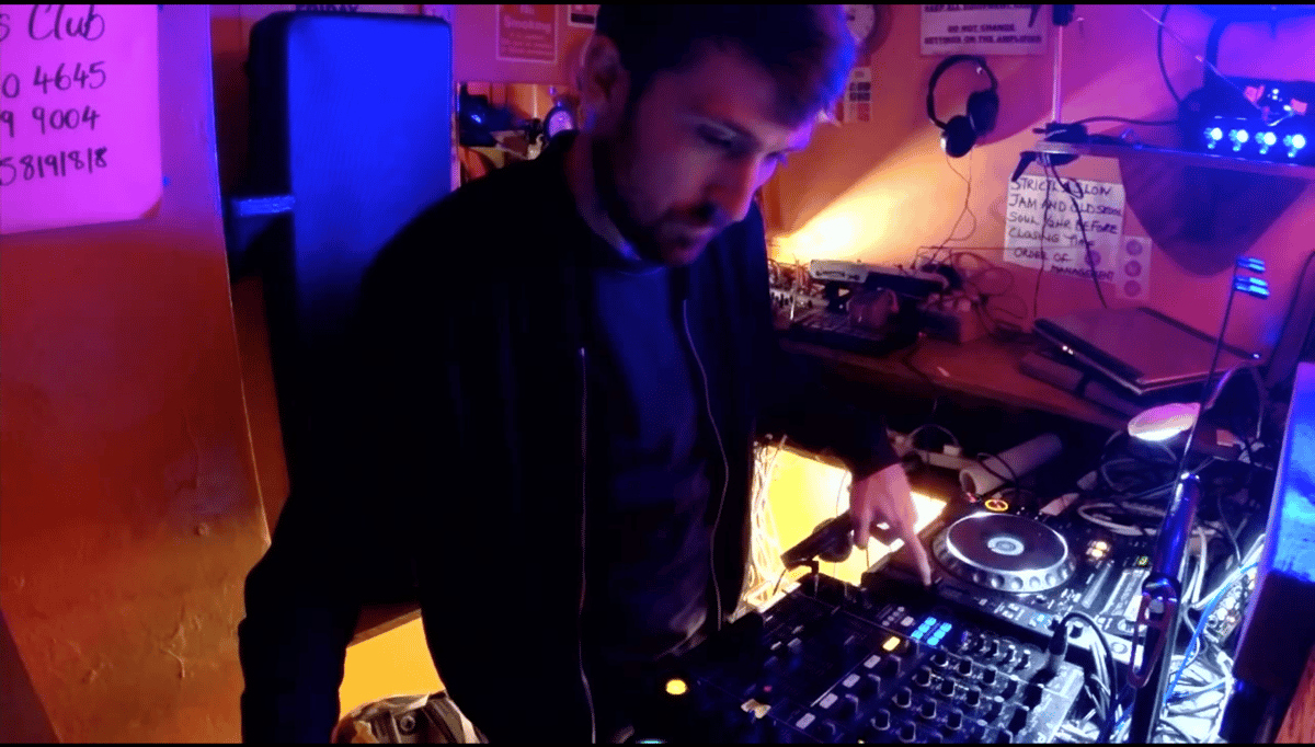 Photo of set Volte-Face.