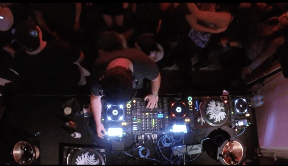 Photo of set Wehbba.