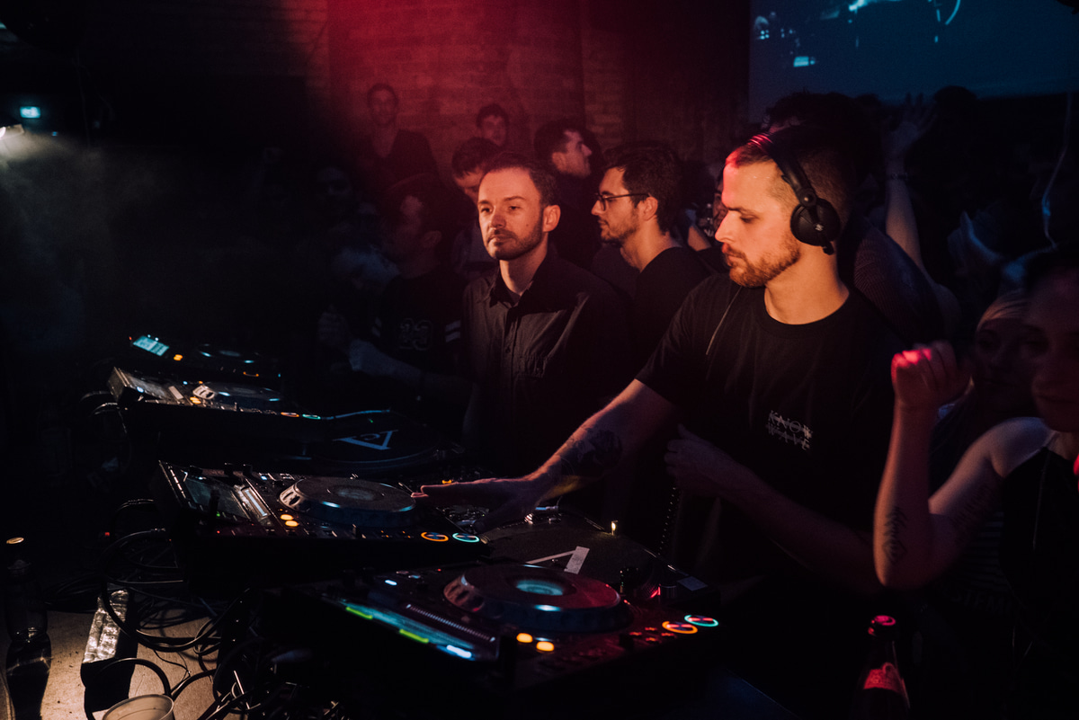 Photo of set Milton Bradley b2b Henning Baer.