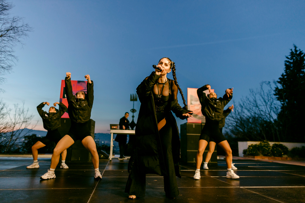 Photo of set Mala Rodriguez.