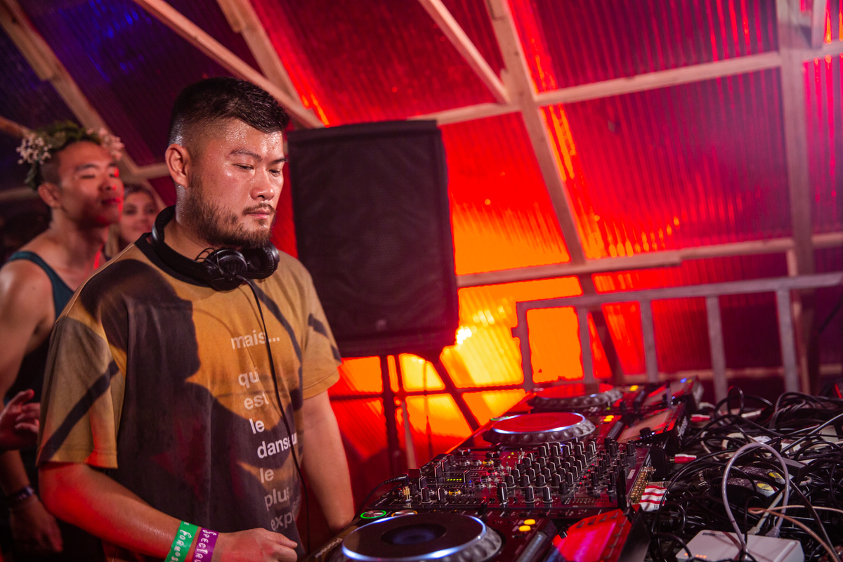 Photo of set Bezier.