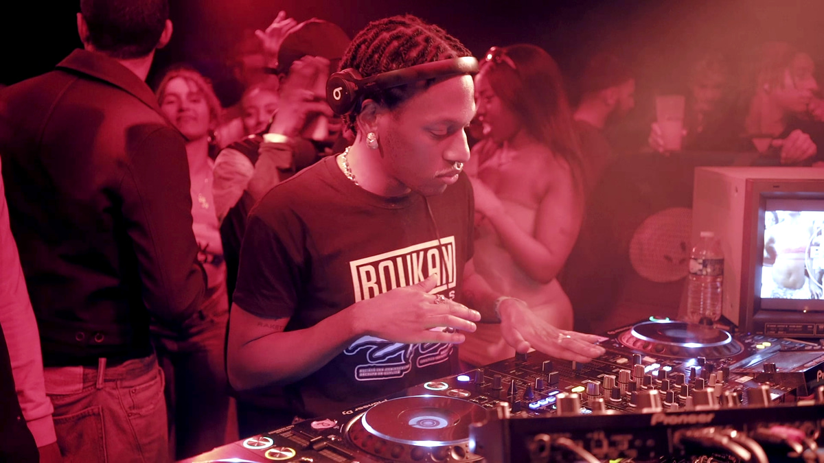 Photo of set Bamao Yendé.