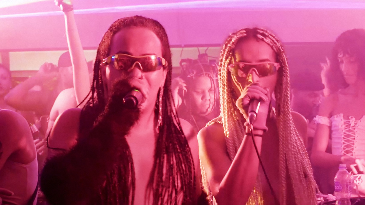 Photo of set Irmãs de Pau.