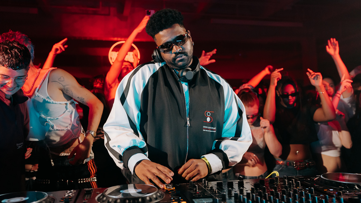 Photo of set Martyn Bootyspoon.