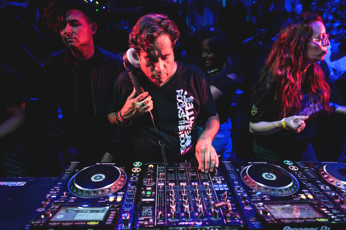 Photo of set Jellybean Benitez.