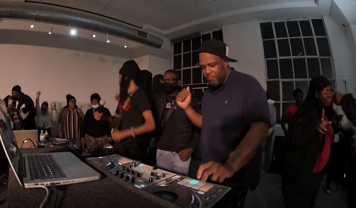 Photo of set DJ Phil.