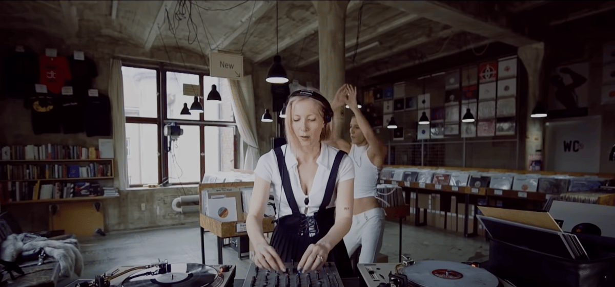 Photo of set Ellen Allien.