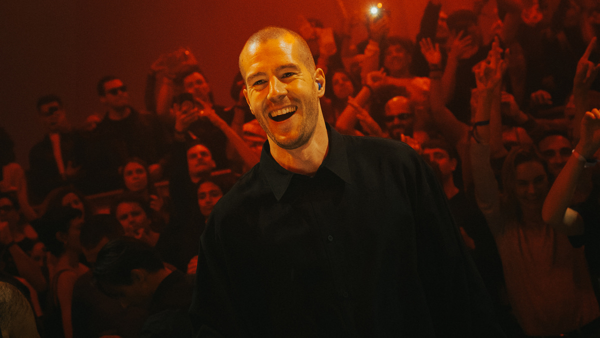 Photo of set Simone De Kunovich.