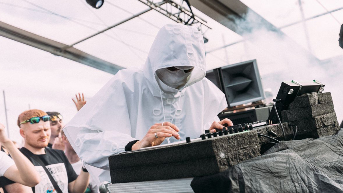 Photo of set Sloucho (live).