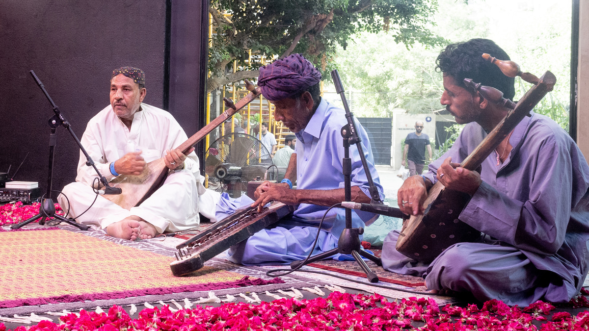 Photo of set Ustad Noor Bakhsh.